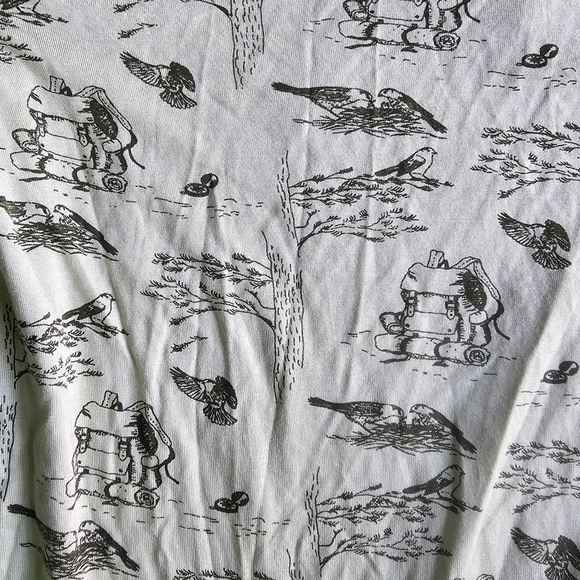 NWT Kate Quinn Green Retro Flutter Backpacking Tee - Picture 4 of 8